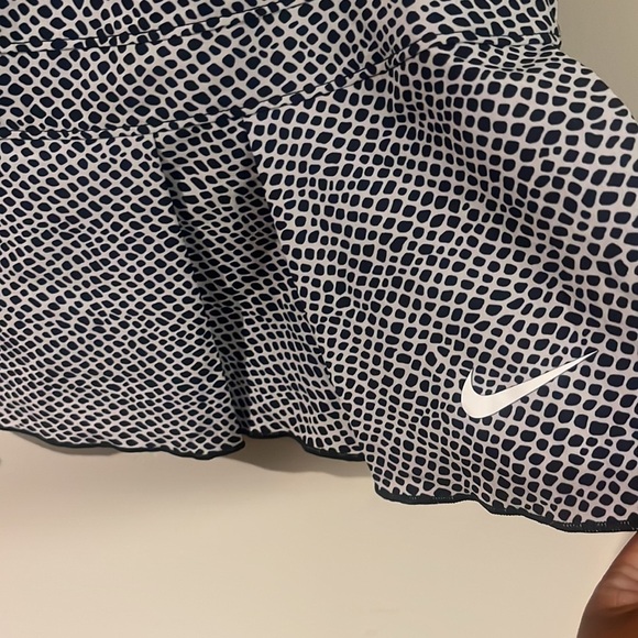 Nwt LADIES NIKE SKORT - Picture 2 of 5